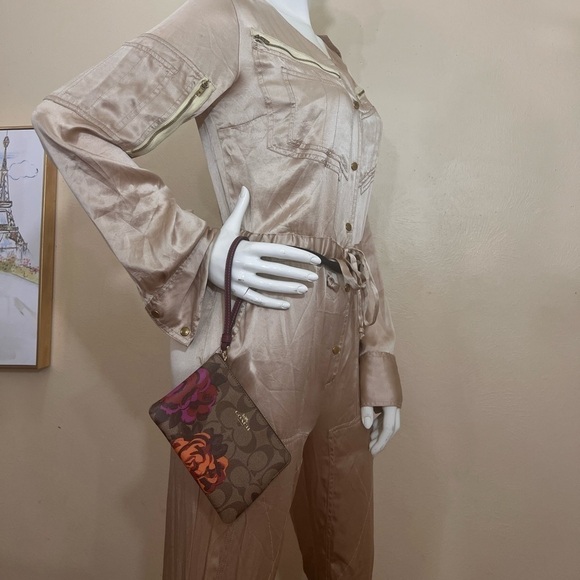 COACH X KAFFE FASSETTE corner zip floral wristlet. Rare limited edition nwt - Picture 4 of 11